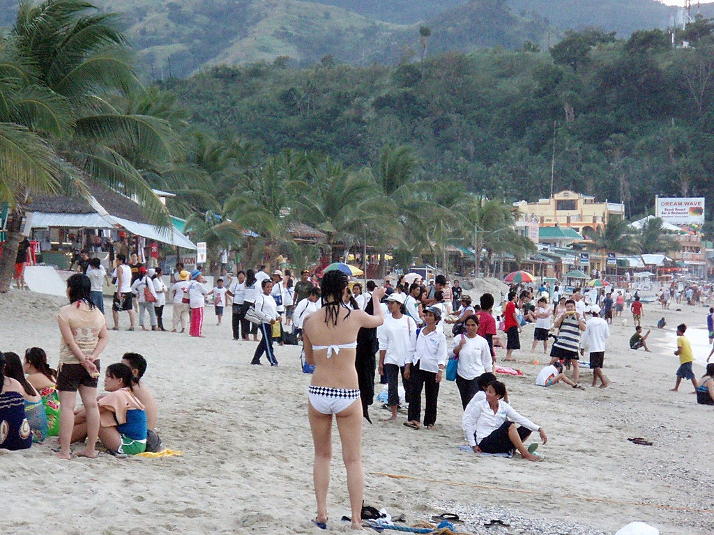 Tourists in the Philippines by Jun Acullador/Creative Commons