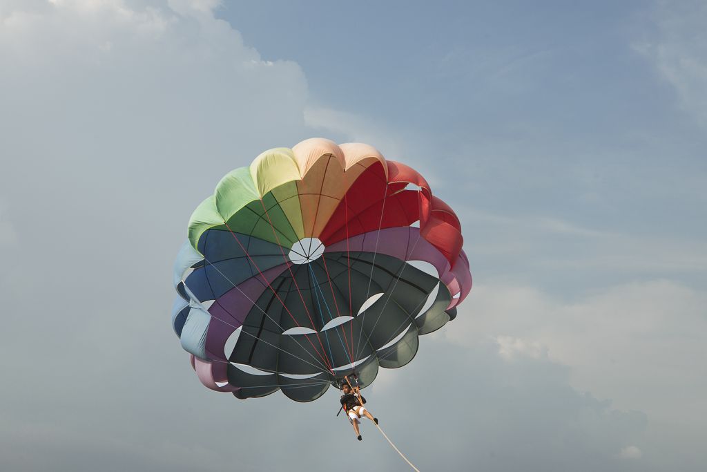 Parasailing in Subic