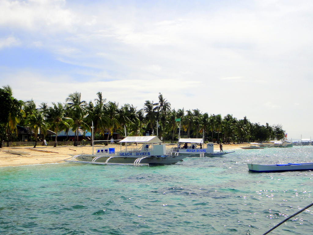 dive boats Malapascua