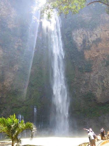 Sagpolon Waterfalls Photo by: www.panoramio.com/Creative Commons