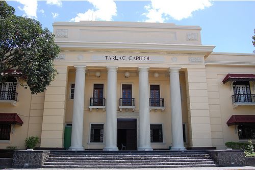 Tarlac Capitol Photo by: www.texaninthephilippines.com