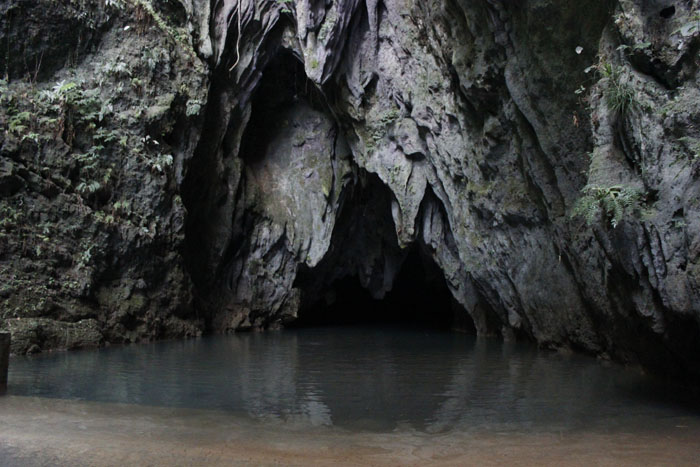 Guinsohotan Cave Image Source: ishare.com.ph