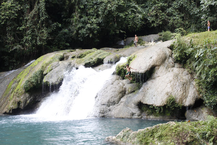 Cagnituan Waterfalls Image Source: ishare.com.ph