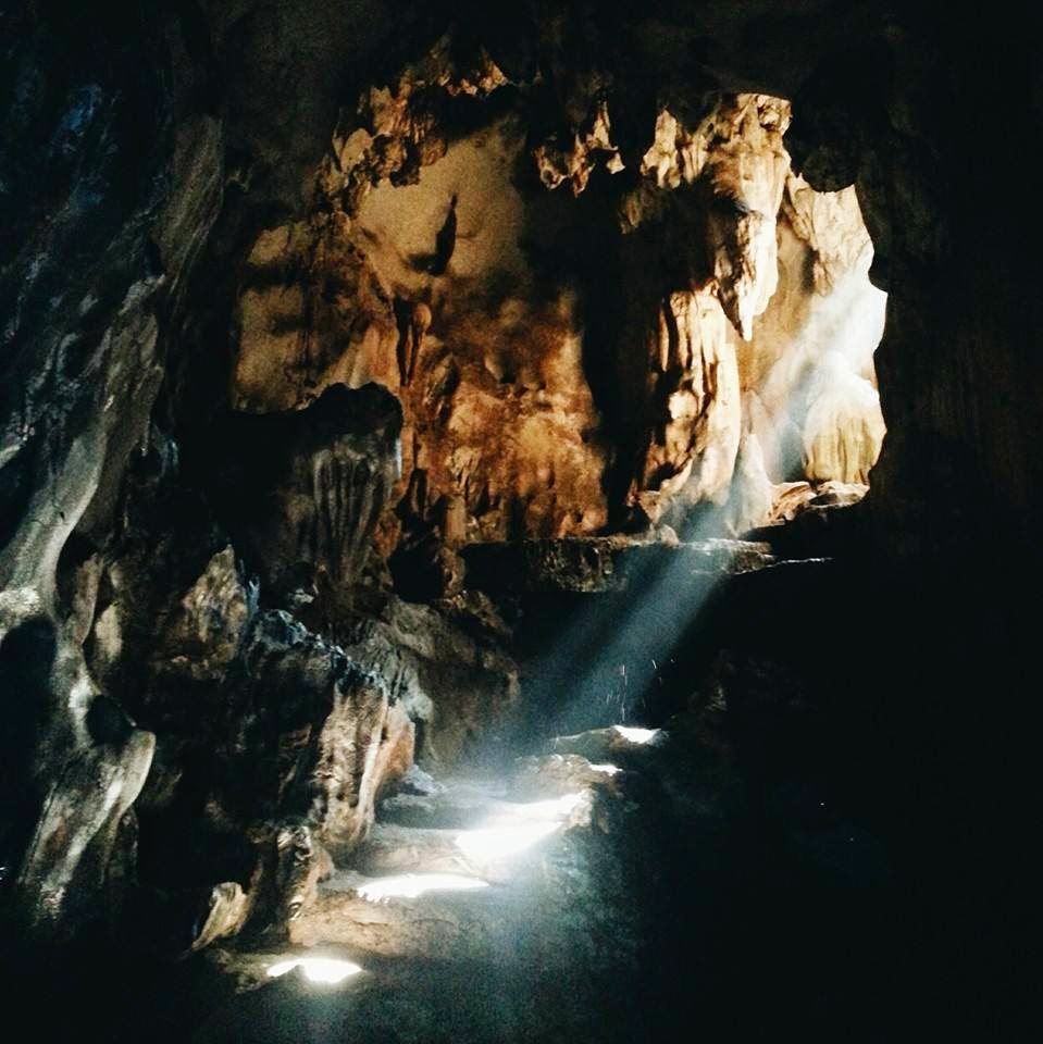 Breathtaking view inside Calinawan Cave Image source: www.leftoverjinx.com