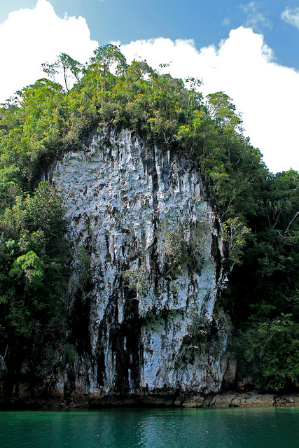 Dagongdong Rock Formation Image source: Edgar Alan Zeta-Yap/Flickr