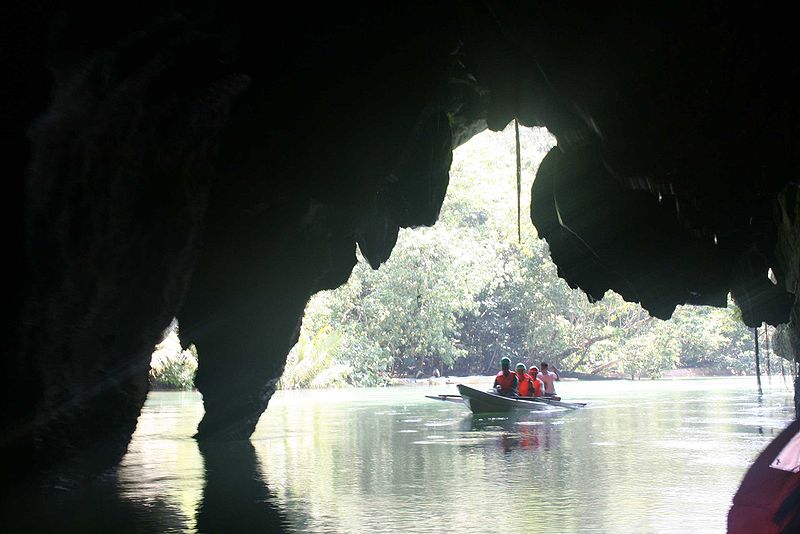 Entrance to Underground  River in Palawan Image source: Matikas 0805/Creative Commons
