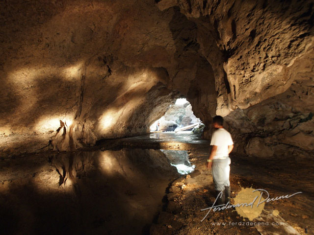 Kutang Bato Cave Photo by: www.ironwulf.net