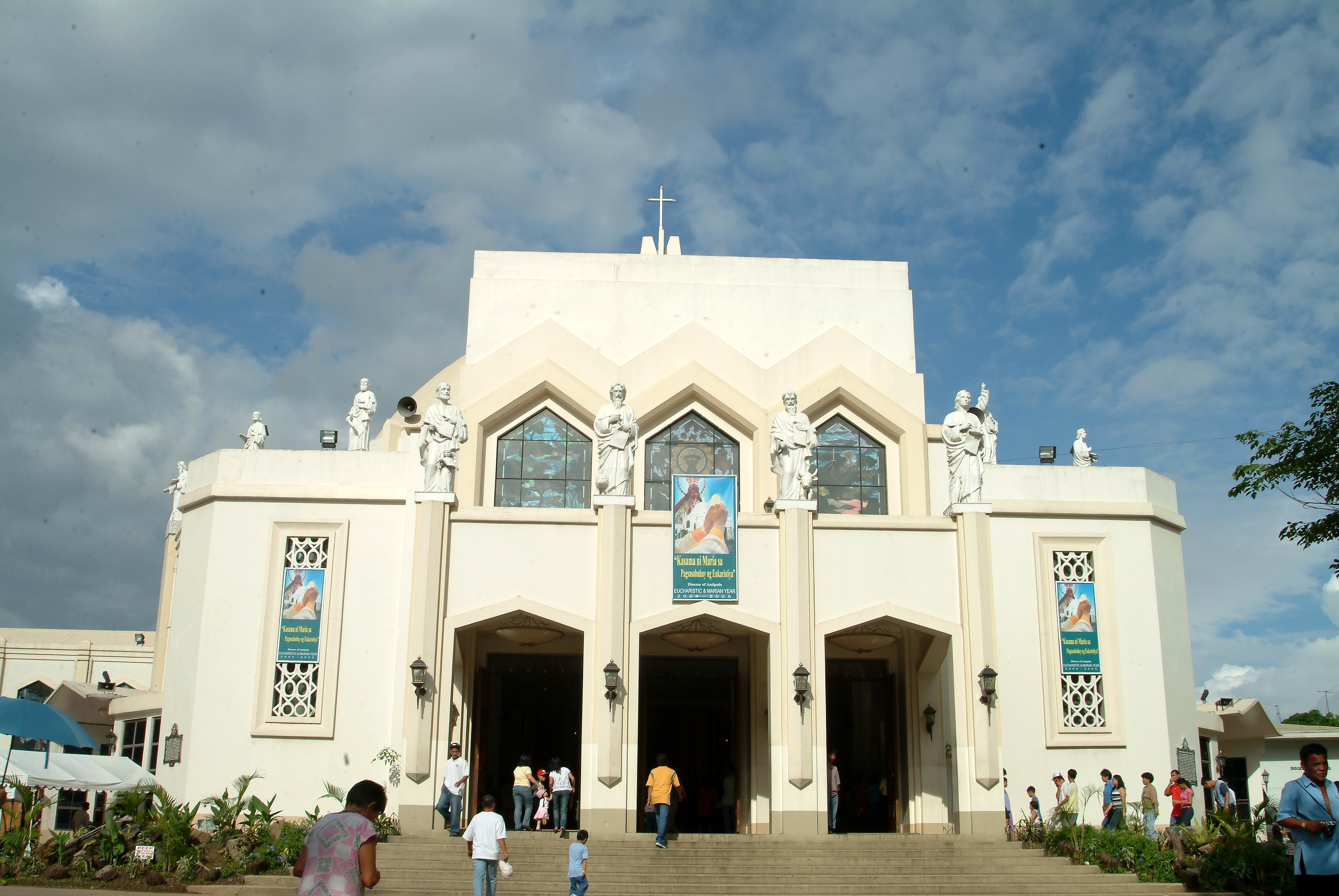 Antipolo Cathedral  Image source: antipolo.ph