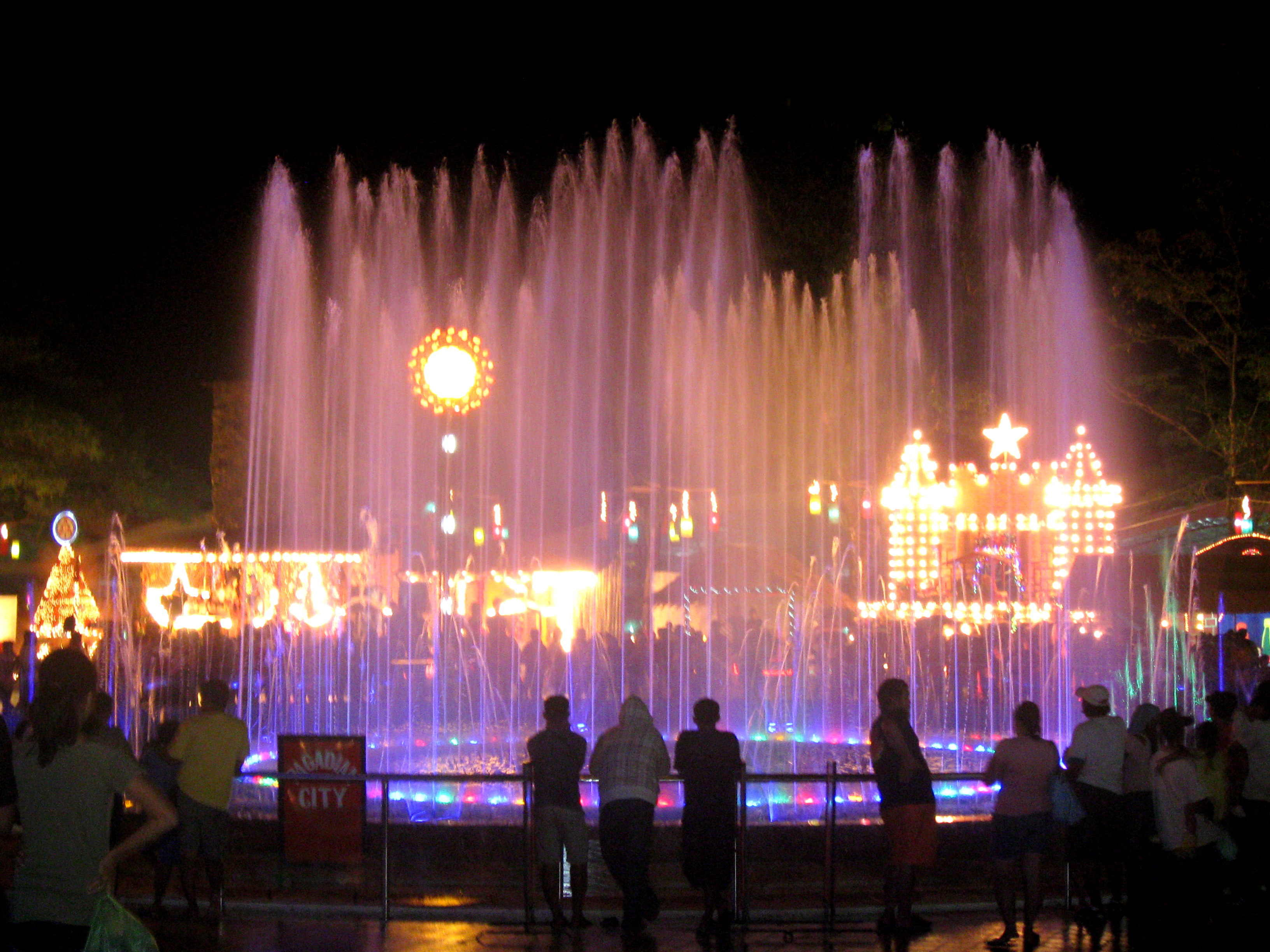 Pagadian Dancing Fountain from en.wikipedia.org