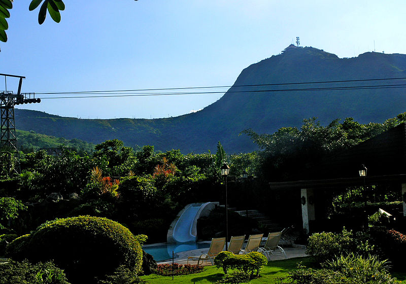Mount Sungay, the highest point of Tagaytay where People's Park in the Sky is located. Image source: Rogerhamelin/Creative Commons