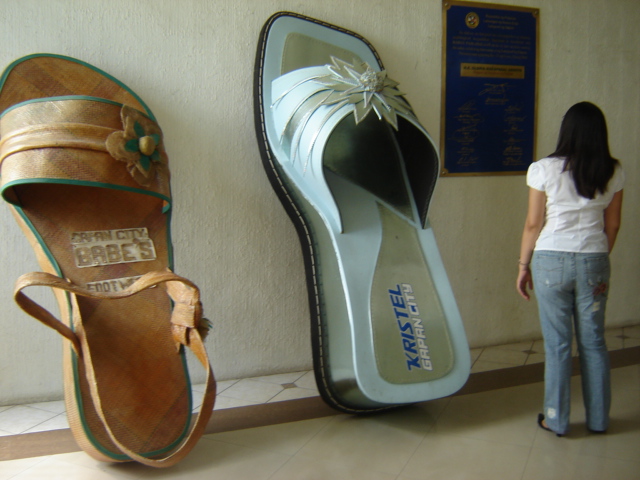 Giant sandals at Gapan City Hall Image source: Ian Dexter Marquez/Creative Commons