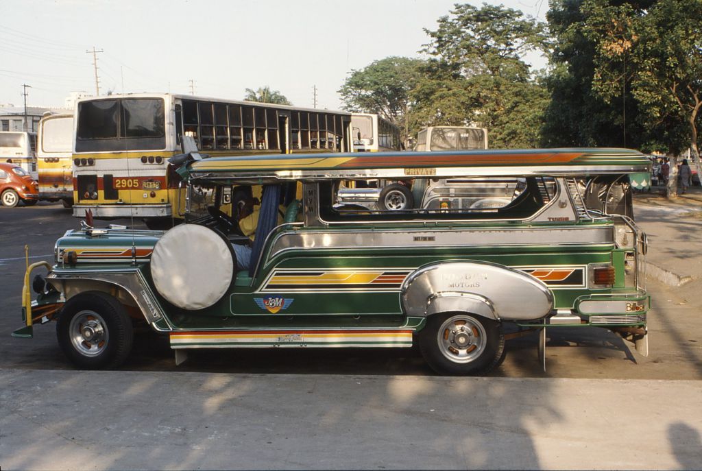 Jeepney Image source: Torox~commonswiki/Creative Commons