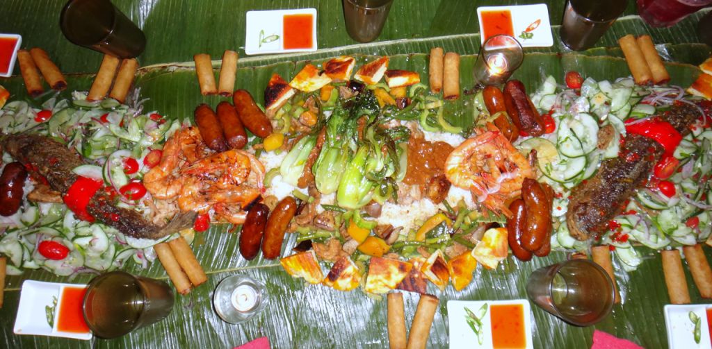 Boodle fight presentation Image source: Nonoyborbun/Creative Commons