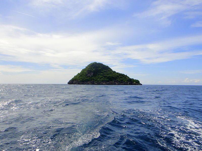 Approaching Gato Islet Image source: Matt Kieffer/Creative Commons