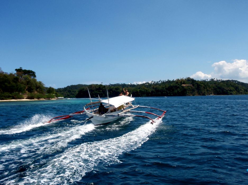 Boating tour Image source: Eric Pesik, Flickr.com/Creative Commons