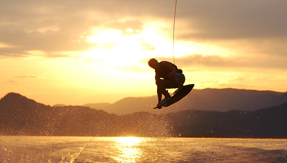 6 Places to Wakeboard in the Philippines