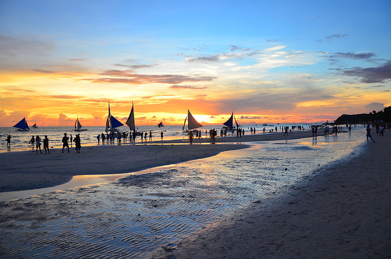 Sunset at Boracay Photo by: Lachlan Fearnley/CC