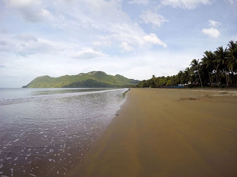 Tahusan Beach, Hinunangan, So. Leyte Photos by: JunDirewolf/Wikimedia Commons