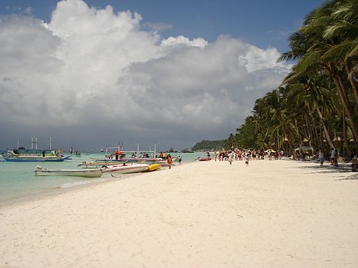 Boracay White Beach Photo by: Badroads /Wikimedia Commons 