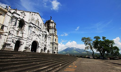 Daraga Church  Photo by: TheCoffee /Wikimedia Commons Junsierra