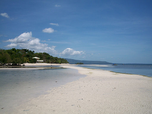 Larena, Siquijor - Sandugan Beach Photo by: P199/Wikimedia Commons 