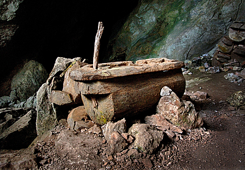 Burial Cave at Bakun Photo by: benguet.gov.ph