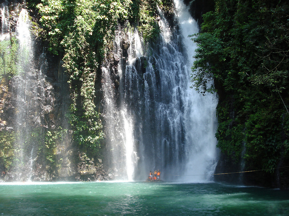 Tinago Falls Photo by: GinaD/Wikimedia Commons 