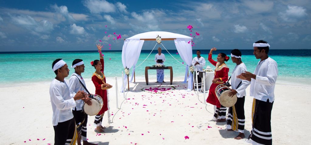 Baros Maldives resort scoops top prize for romance